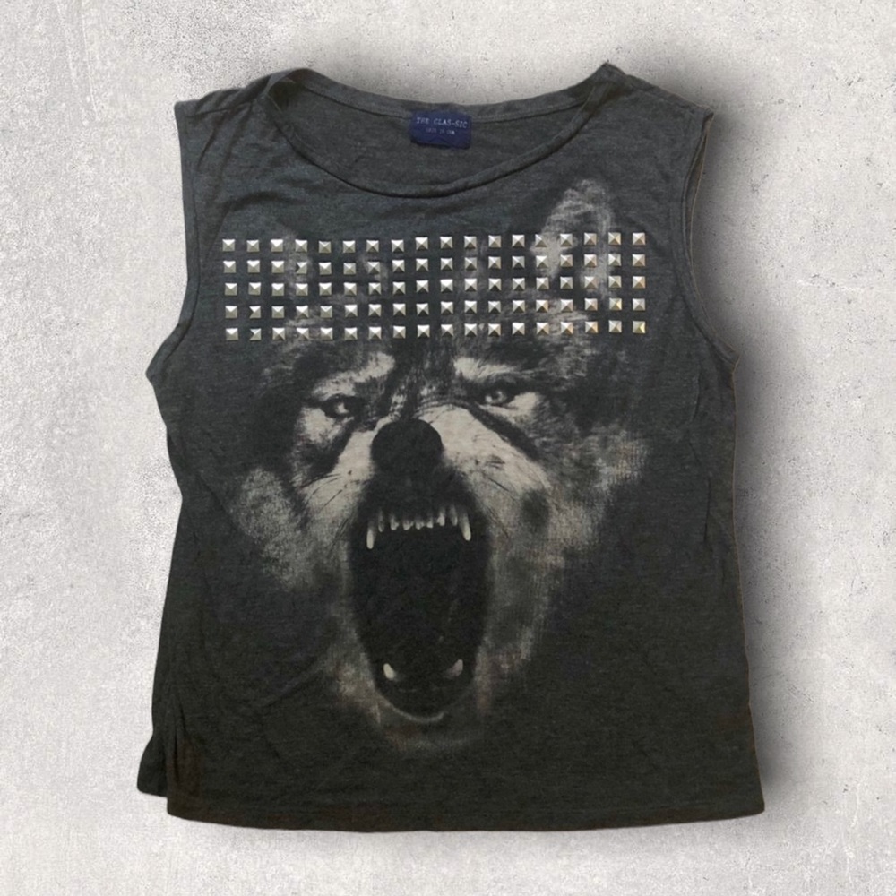 Ladies Studded Wolf Sleeveless T-shirt NWOT